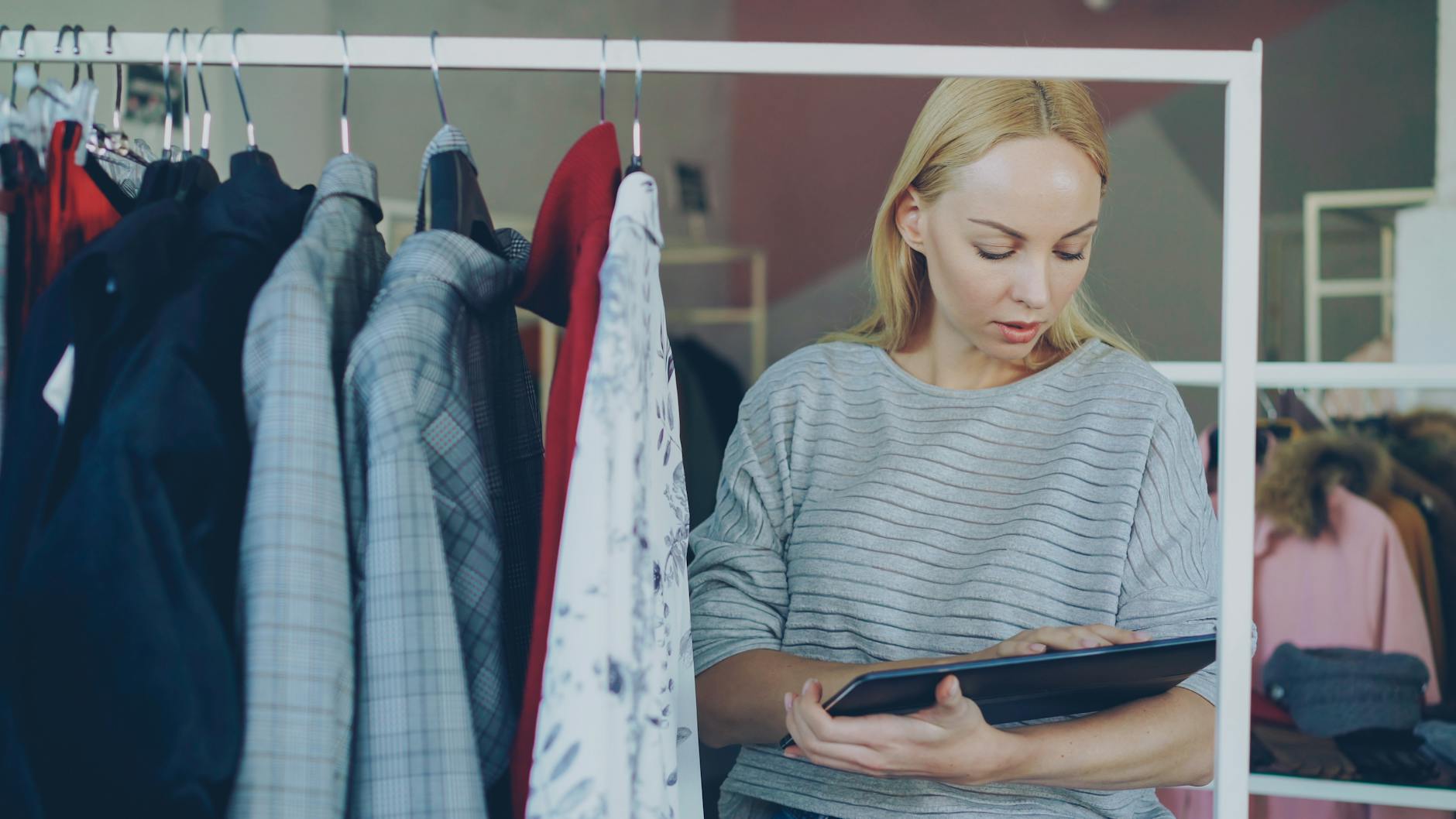 Retail & E-commerce